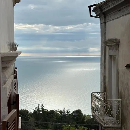 Dimore D'Avalos Boutique Bed & Breakfast-3